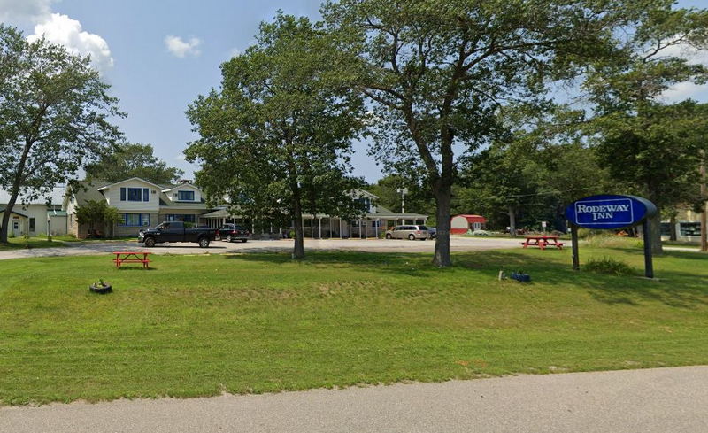 Rodeway Inn (Camp INN Lodge, Redwood Motor Lodge) - 2023 Rodeway Inn (newer photo)